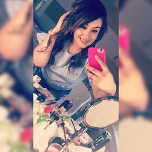 Meet your Posher, Yani